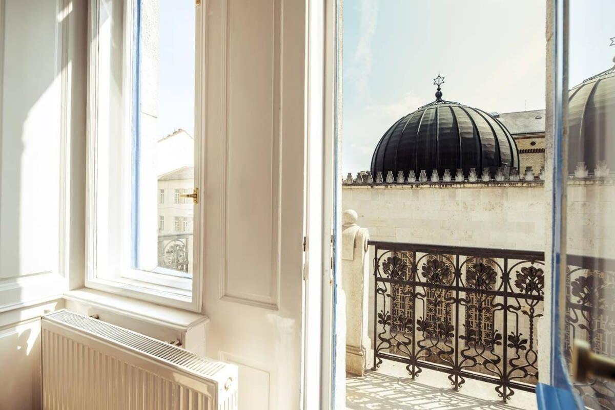 New A C Studio With View Of The Synagogue Budapest Esterno foto