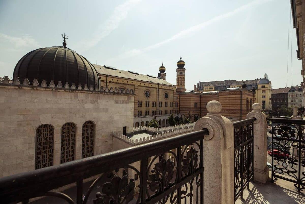 New A C Studio With View Of The Synagogue Budapest Esterno foto